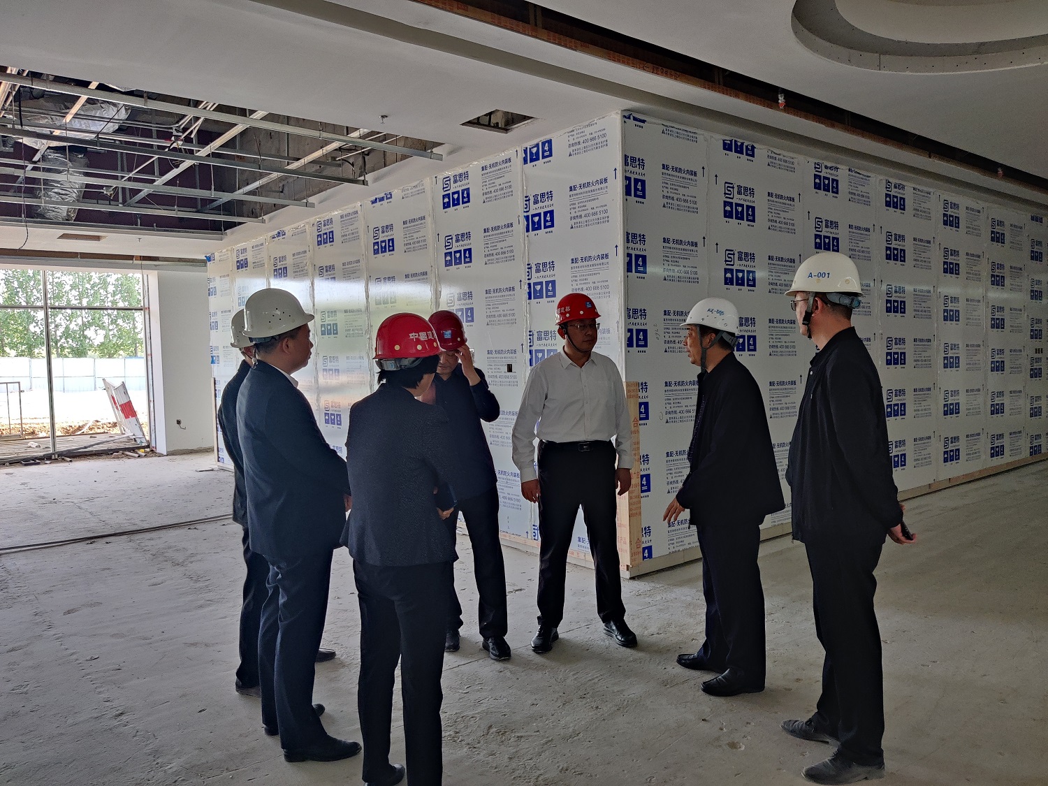 【要闻】市重大项目指挥部领导到我院新院区实地调研项目进度情况 【要闻】市重大项目指挥部领导到我院新院区实地调研项目进度情况
