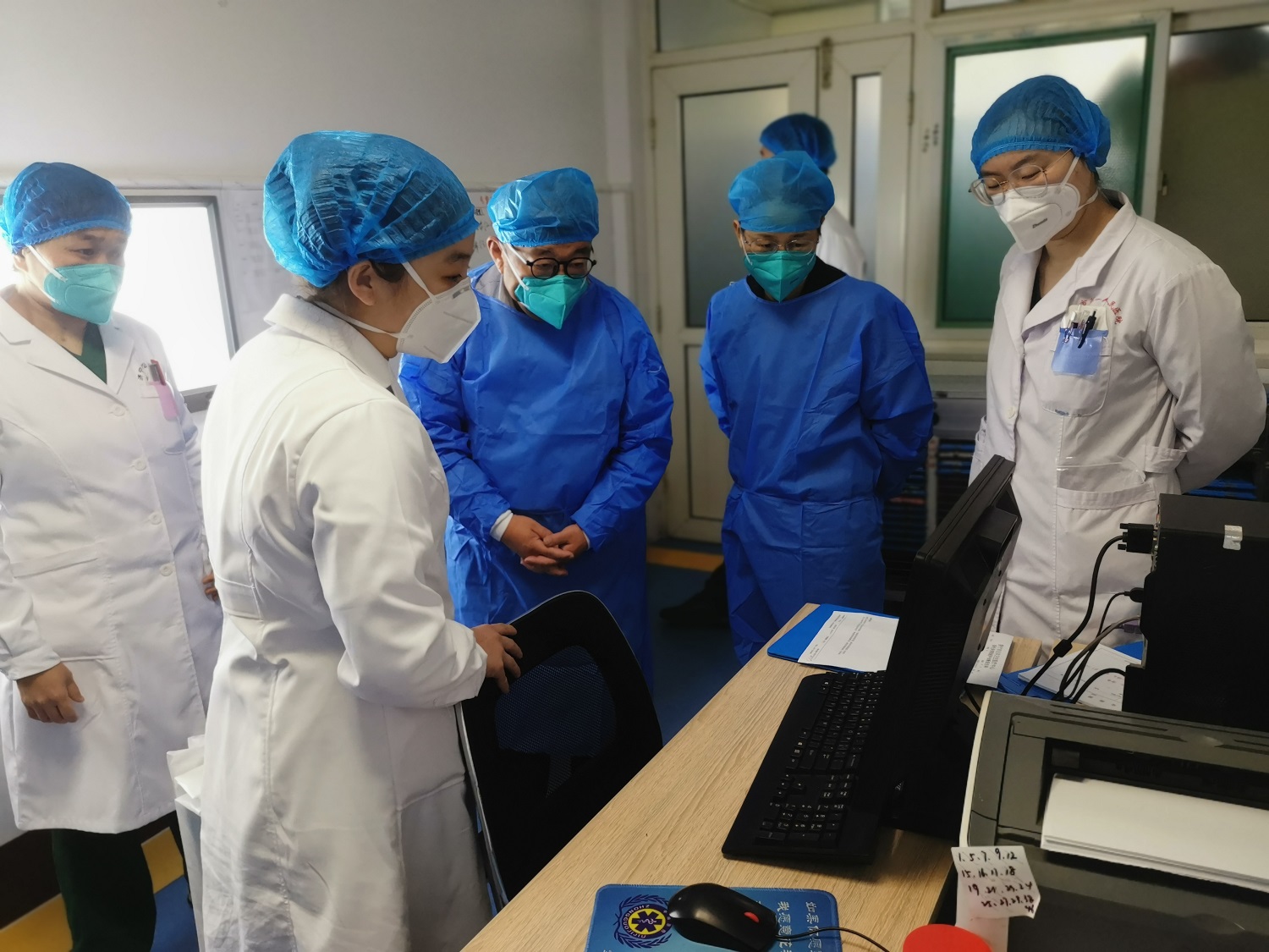 上海市公共卫生临床中心宋言峥教授来我院指导工作 上海市公共卫生临床中心宋言峥教授来我院指导工作
