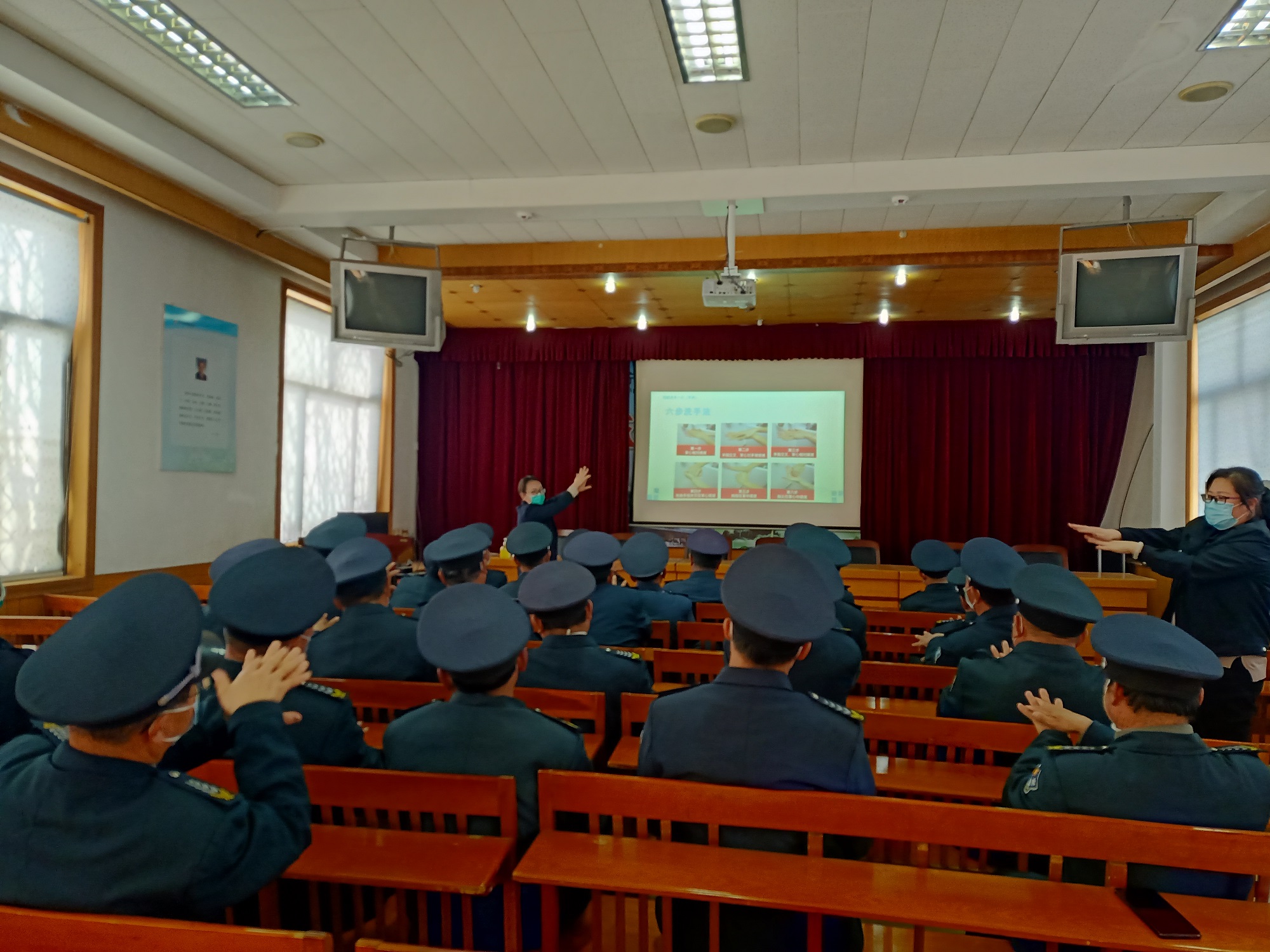 济宁公共卫生医疗中心组织安保人员进行新冠肺炎疫情防控知识培训