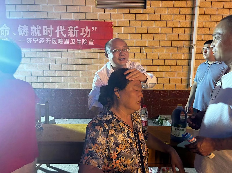 【庆祝医师节】济宁市公共卫生医疗中心联合疃里镇卫生院走进社区开展健康夜市送诊活动 【庆祝医师节】济宁市公共卫生医疗中心联合疃里镇卫生院走进社区开展健康夜市送诊活动