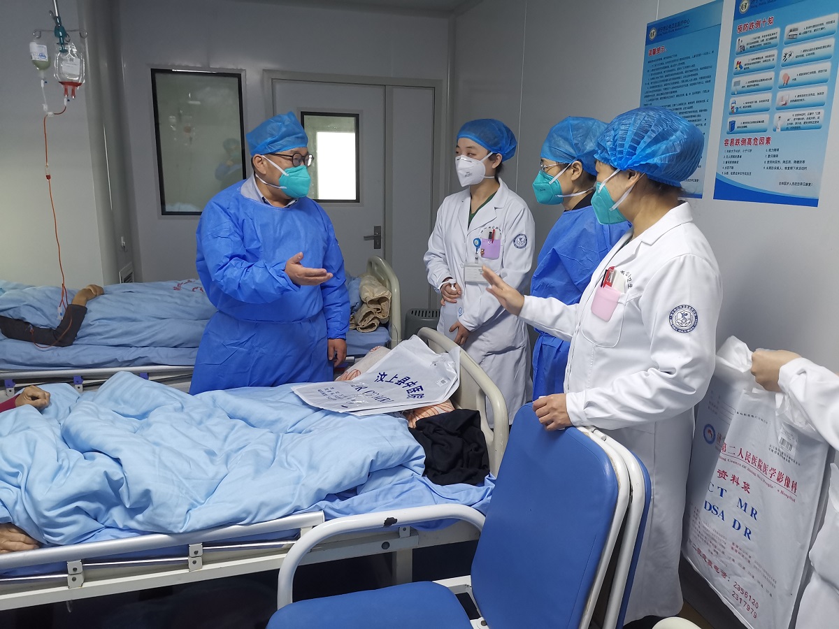 上海市公共卫生临床中心宋言峥教授来我院指导工作 上海市公共卫生临床中心宋言峥教授来我院指导工作