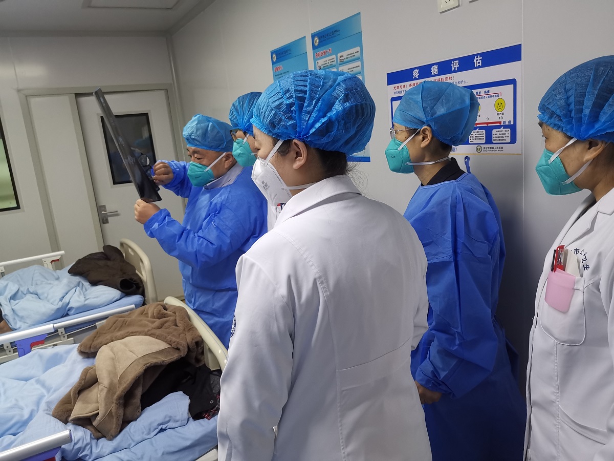 上海市公共卫生临床中心宋言峥教授来我院指导工作 上海市公共卫生临床中心宋言峥教授来我院指导工作